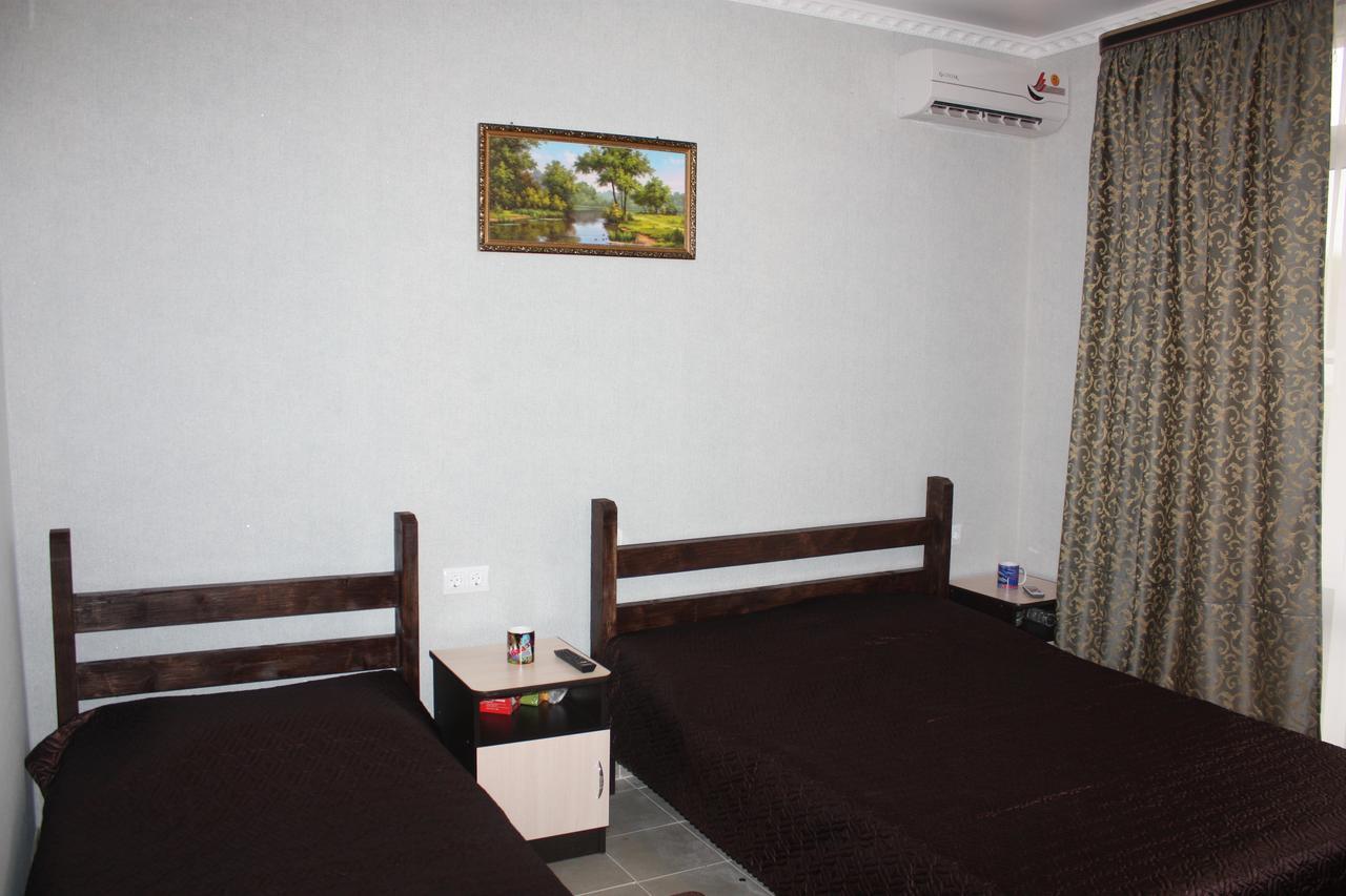 Viktoria Hotel Пицунда Номер фото