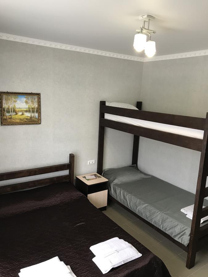 Viktoria Hotel Пицунда Экстерьер фото